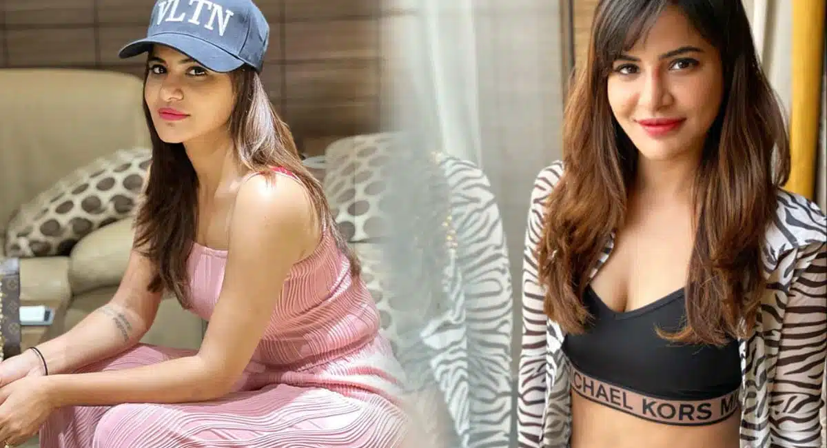 Ashu Reddy glamorous looks viral