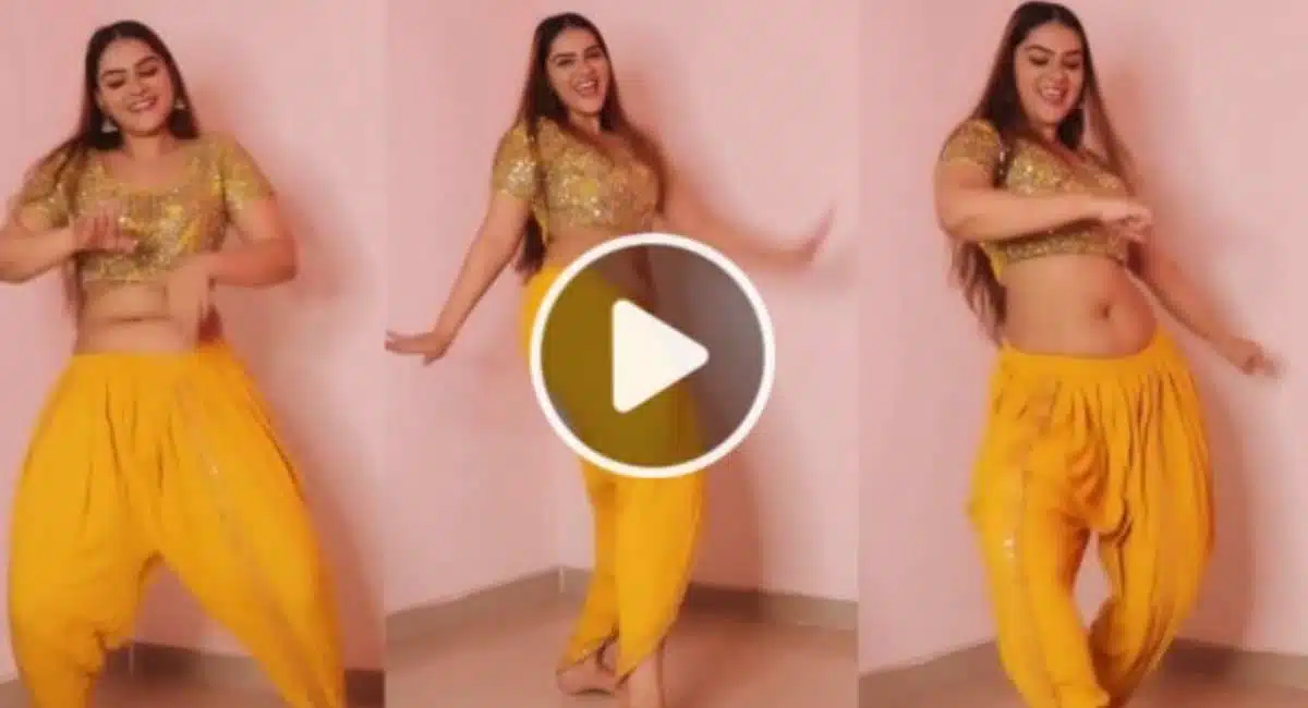 Girl mass dance with Video Viral