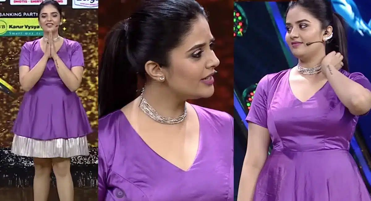 anchor sreemukhi remuneration for day is record