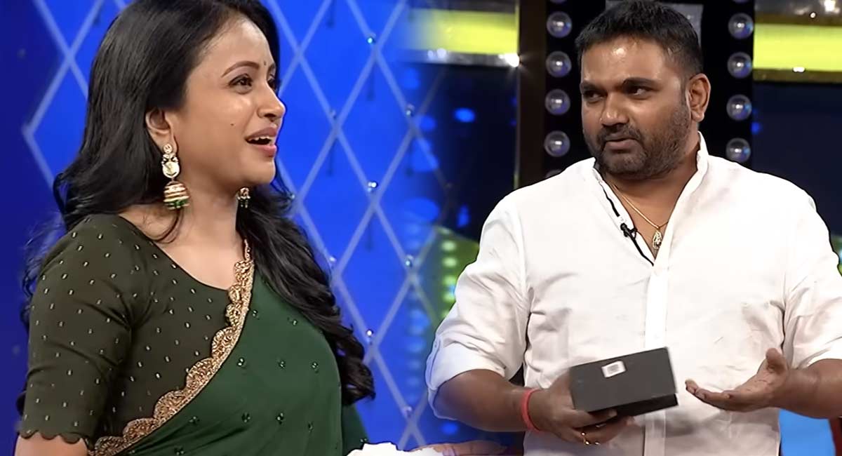 Director Maruti Satires on Anchor SUma In Cash SHow