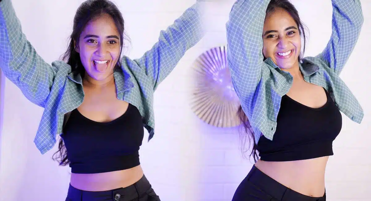 deepthi sunanina cuty looks viral 