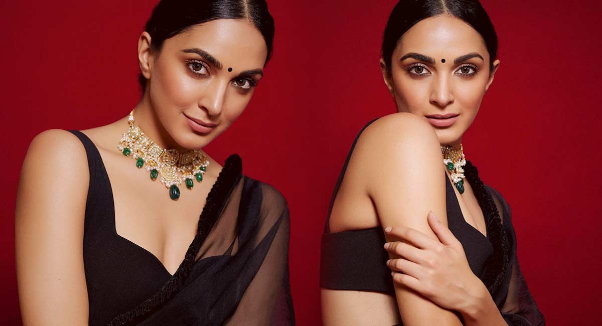 Kiara Advani : ప‌ల‌చ‌ని చీర‌లో కేక పెట్టిస్తున్న కియారా అద్వాని.. ఇలా చూస్తే ఎవ‌రైన పిచ్చెక్కిపోవ‌ల్సిందే..!