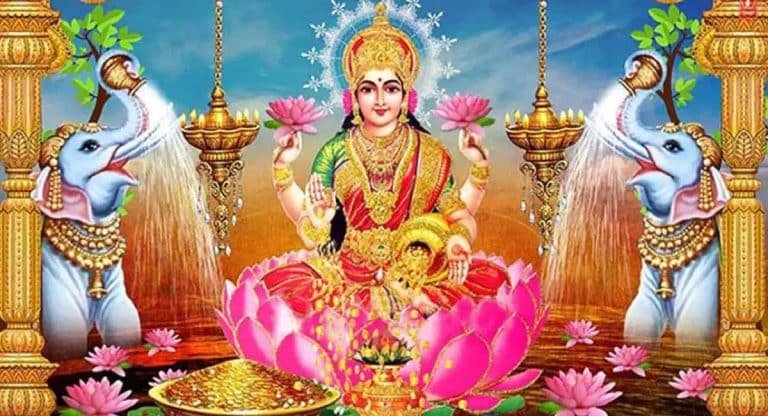 Lakshmi Devi : ల‌క్షీ దేవిని శుక్ర‌వారం రోజున ఇలా పూజిస్తే .. ఇక మీ ఇంట సిరి సంప‌ద‌లే