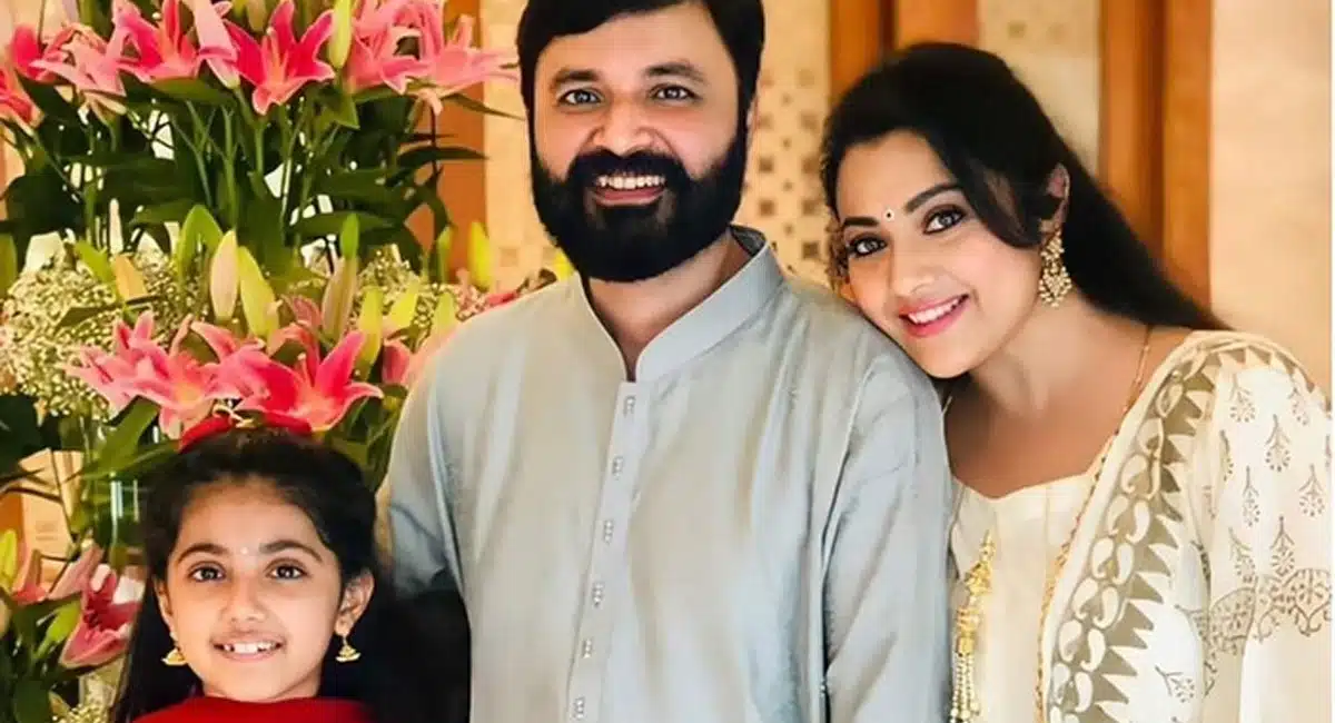 Actress meenas husband vidyasagar passes away