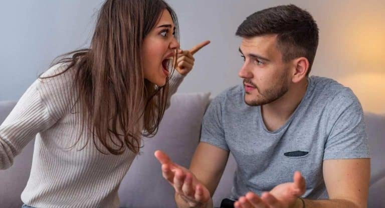 Vastu Tips : మీ ఇంట్లో గొడవలు జరుగుతున్నాయా అయితే ఈ పూల మొక్కలను పెంచడి….