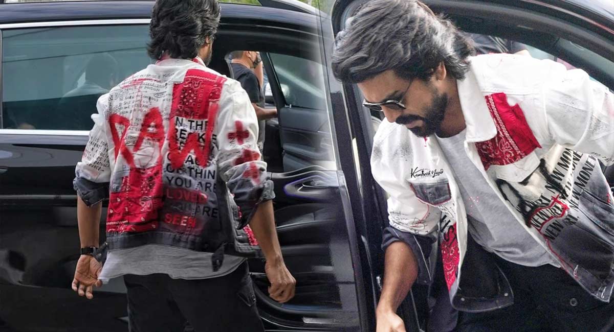 Ram Charan : రామ్ చ‌ర‌ణ్ ధరించిన ఈ లెద‌ర్ జాకెట్ ధ‌ర రెండు ల‌క్ష‌ల పైమాటే అంటే న‌మ్ముతారా..!