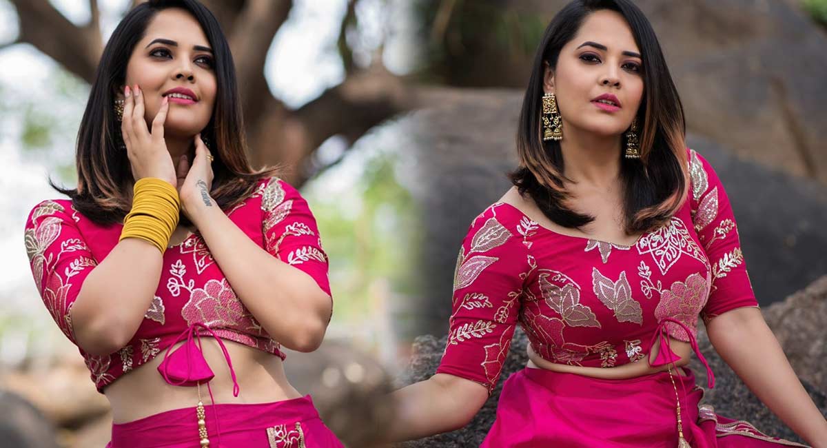 Anasuya : ఘాటెక్కిస్తున్న అన‌సూయ అందాలు.. చిత్తైపోతున్న ఫ్యాన్స్