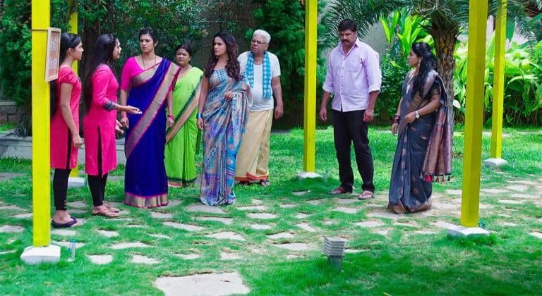 Intinti Gruhalakshmi 21 June Today Episode : లాస్యపై ఉగ్రరూపం దాల్చిన తులసి.. దీంతో నందు, లాస్య, గాయత్రి షాకింగ్ నిర్ణయం