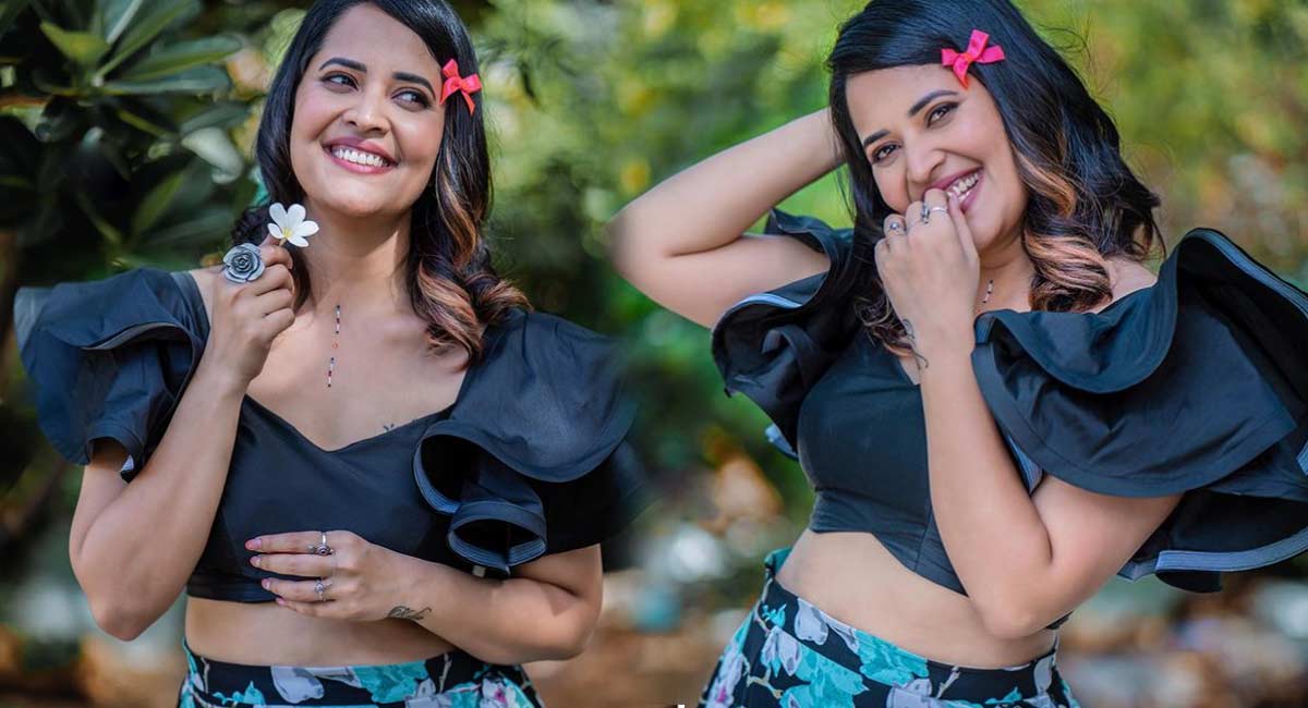 Anasuya : అన‌సూయ అందాల‌న్నీ ఇలా అప్ప‌నంగా ఆర‌బోస్తే ఎలా..!