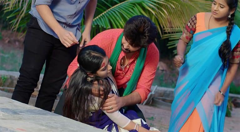 Janaki Kalaganaledu 23 June Today Episode : జ్ఞానాంబను కాపాడబోయి జానకి తలకు తీవ్రగాయం.. జానకి చనిపోతుందా? రామా పరిస్థితి ఏంటి?