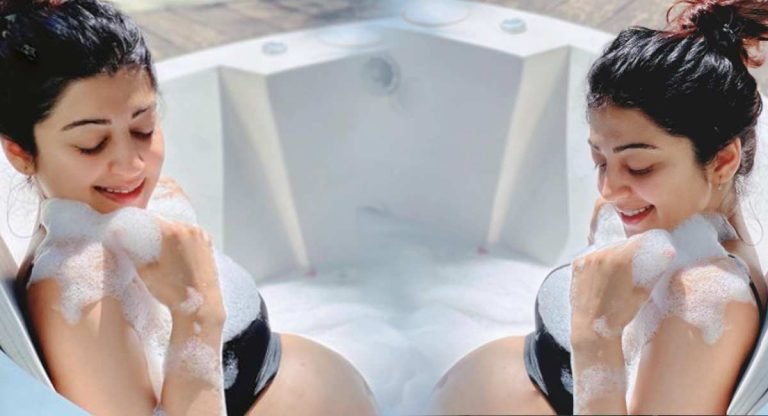 Pranitha : నన్ను బట్టలు లేకుండా చూడాలనుకుంటున్నారా?.. బాత్ టబ్బులో ఫోటో షేర్ చేసిన ప్రణీత