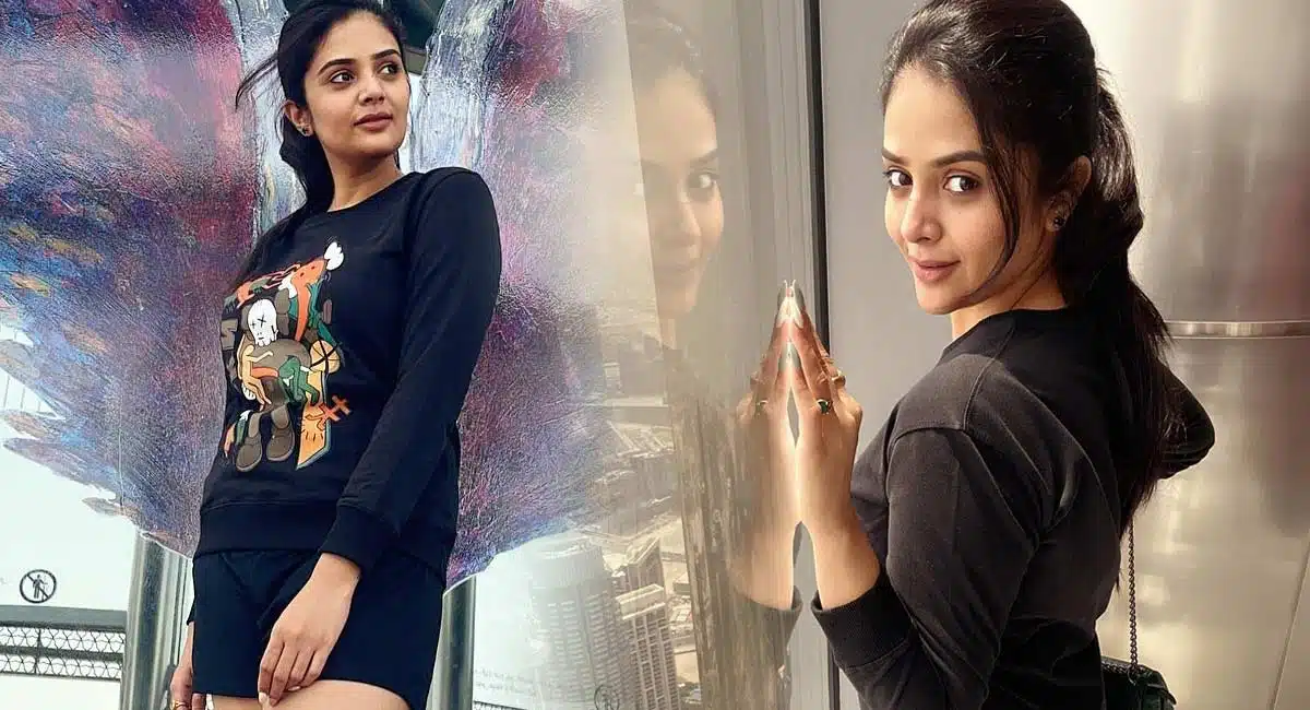 sreemukhi highly glamorous looks
