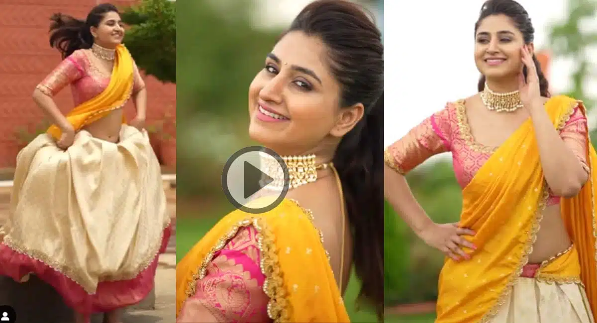 Anchor Varshinicute looks are stunning
