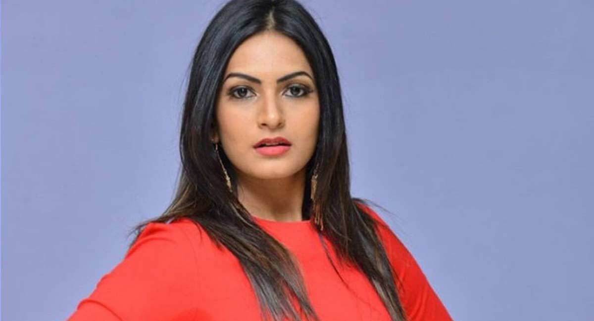 Bigg Boss Swetha Varma : బిగ్ బాస్ బ్యూటీ పెళ్లి వార్తలు.. అదిరిపోయేలా అసలు విషయం చెప్పిన శ్వేతా వర్మ