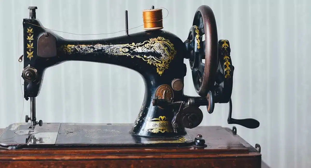 Good news for women is that Modi government is providing free sewing machines
