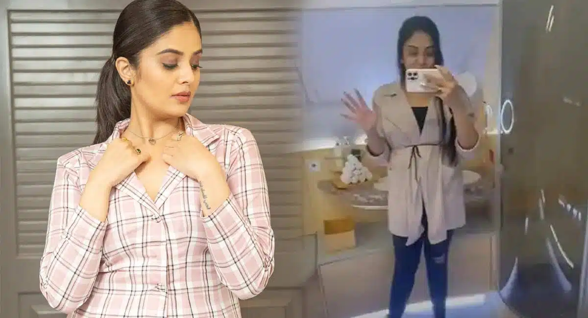 Sreemukhi Selfie video in the bathroom