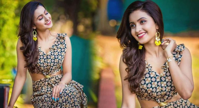 Deepika Pilli : వ‌య్యారాలు పోతూ విధ్వంసం సృష్టిస్తున్న దీపికా పిల్లి..!