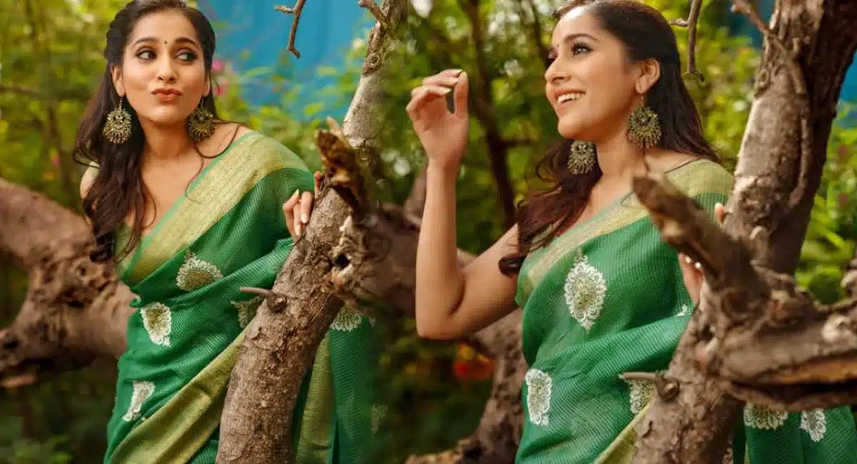 Rashmi Gautam green color saree looks viral