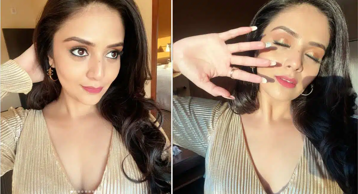 sreemukhi shares cute pics in viral