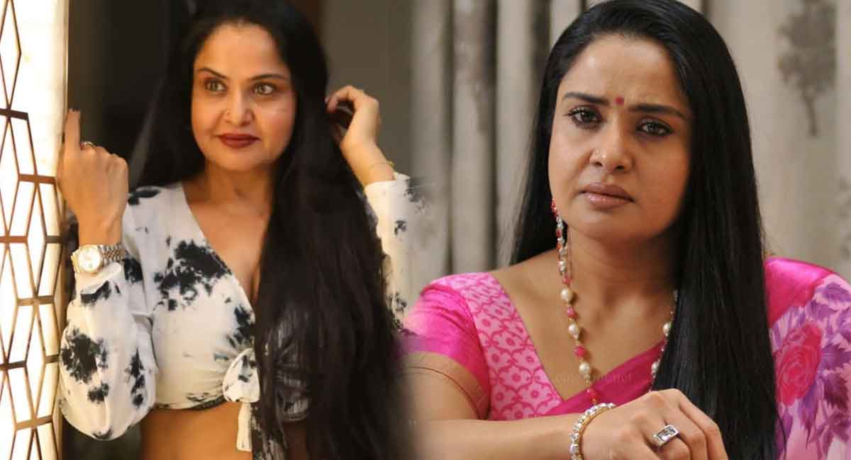 Pragathi : రోజంతా త‌న‌తో గ‌డ‌పాల‌న్న స్టార్ హీరో.. బండారం బ‌య‌ట‌పెట్టిన ప్ర‌గ‌తి