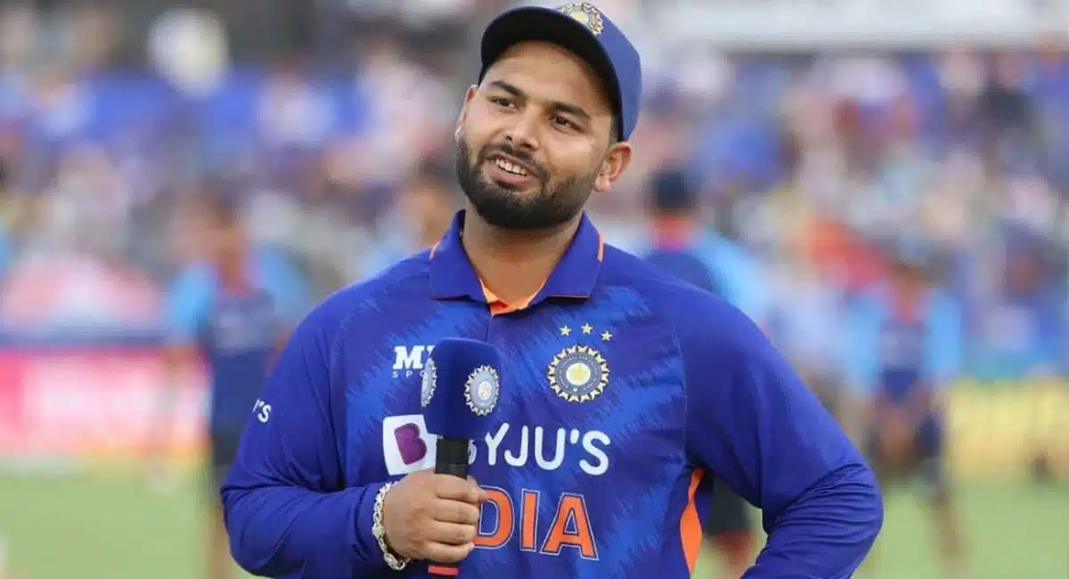 Rishabh Pant Punch to Urvashi Rautela