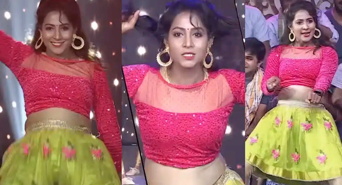 Gajuwaka lady bus conductor dance performance in Sridevi Drama Company