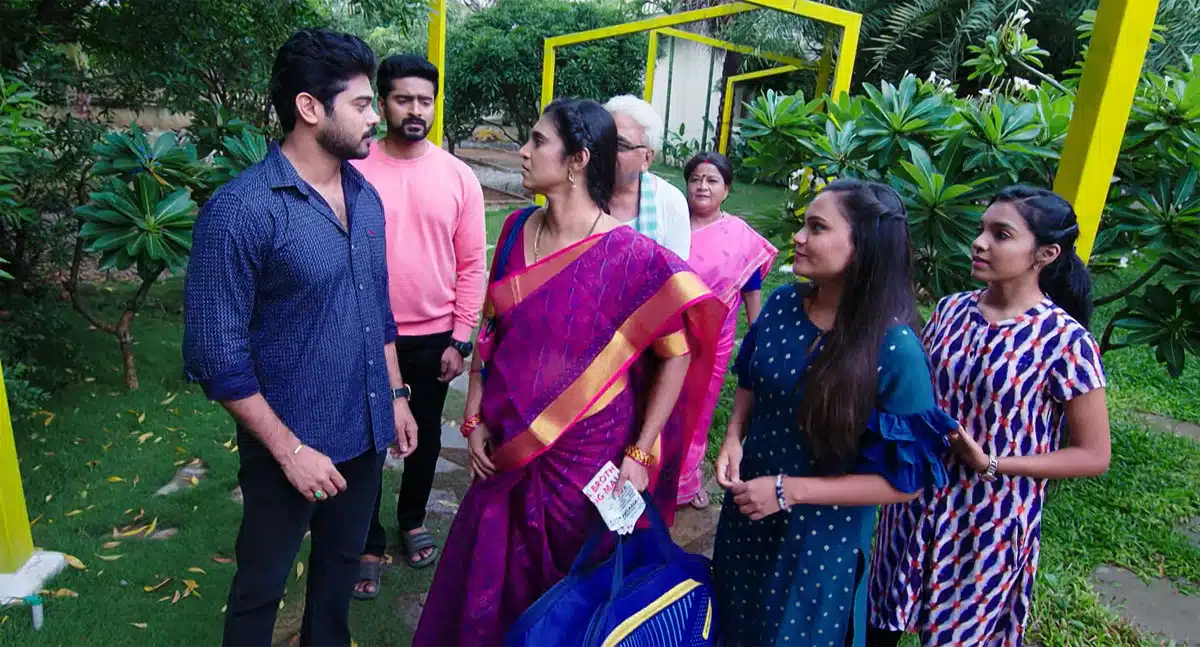 intinti gruhalakshmi serial 10 august 2022 full episode
