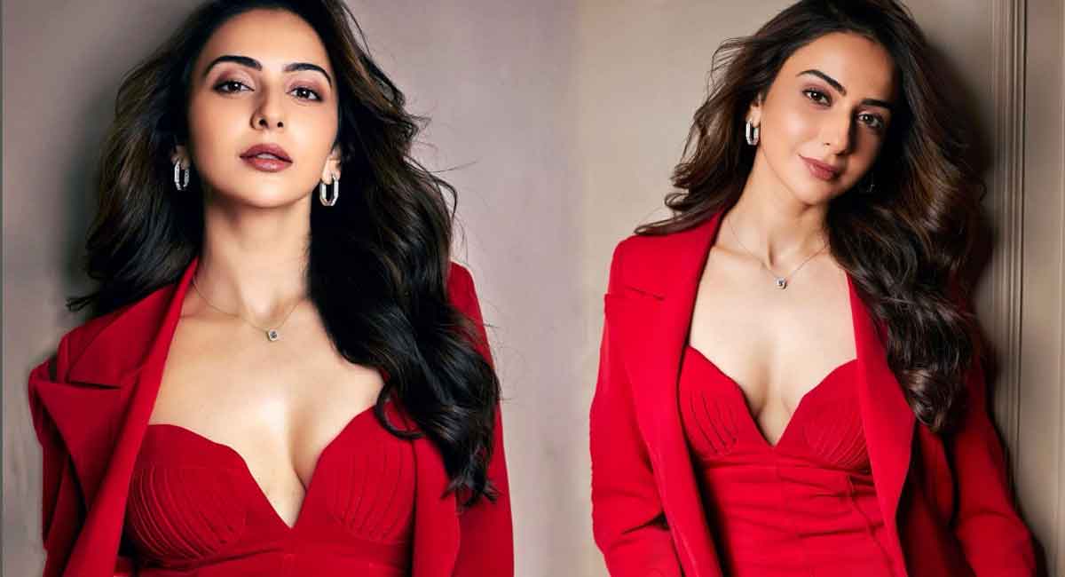 Rakul Preet Singh : మొత్తం తెరబెట్టేసిన రకుల్ ప్రీత్.. ఆ పార్ట్ మాత్రం క్లియర్‌గా చూపించేస్తోందిగా