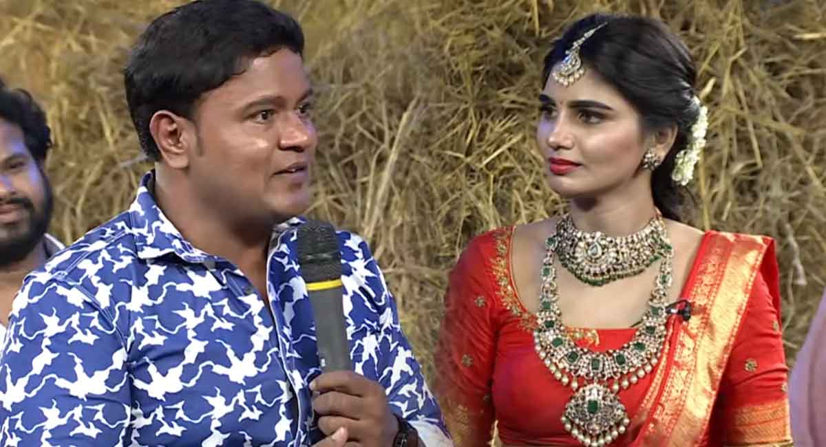 Jabardasth Varsha : వర్ష చాలానే ప్లాస్టిక్ సర్జరీలు చేసుకుందా?.. అసలు విషయం బయటపెట్టేసిన బుల్లెట్ భాస్కర్