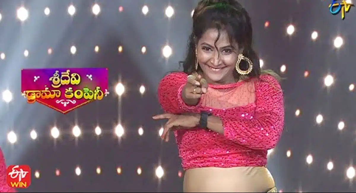 Interesting facts about Pulsar Bandi dancer Jhansi
