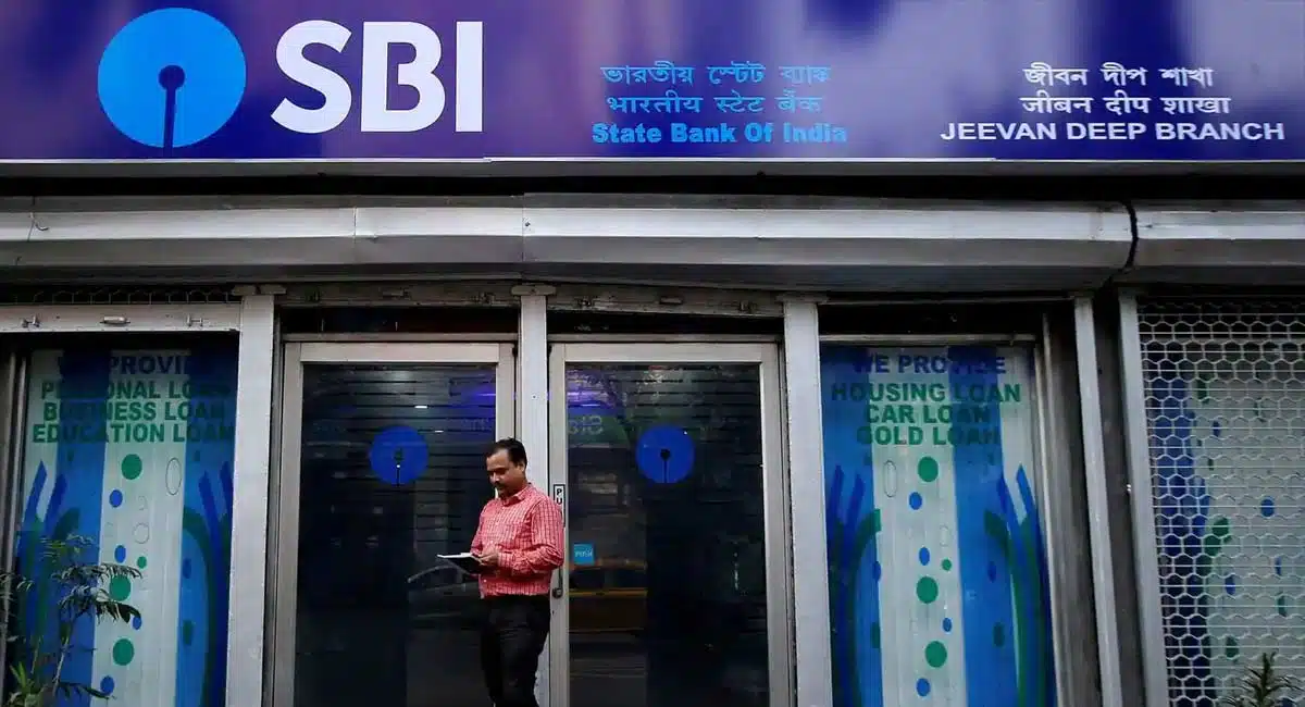 SBI offers free sms fee on mobile fund transfers