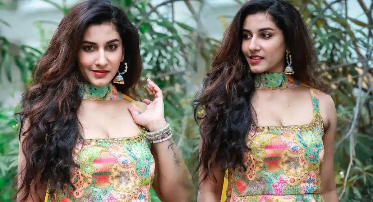 Vishnu Priya Cute looks In social media