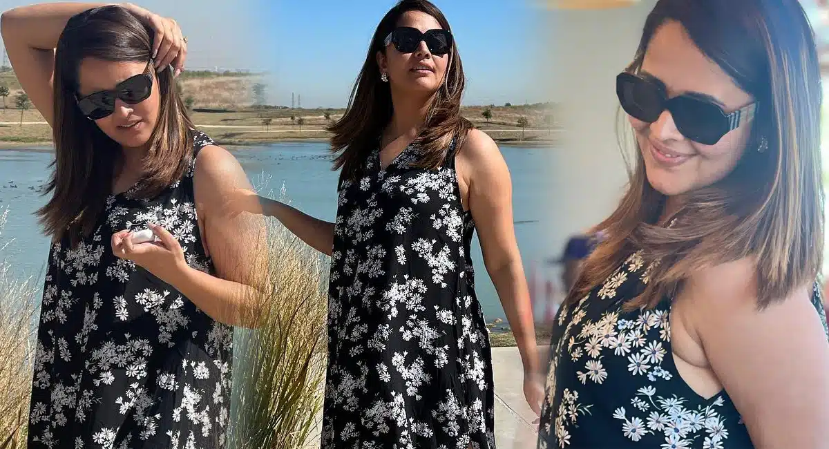Anasuya latest photoshoot atom bomb blasting