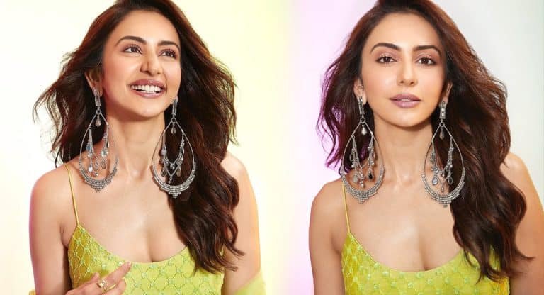 Rakul Preet Singh : ఎద అందాలు చూపిస్తూ కుర్రాళ్లకి మెంట‌లెక్కిస్తున్న ర‌కుల్.. ఈ అరాచ‌కం త‌ట్టుకోలేం..!