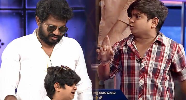 Hyper Aadi : నరేష్‌ పై హైపర్ ఆది పంచ్ లు శృతి మించుతున్నాయి.. వాళ్లందరిని కూడా అవమానించినట్లే