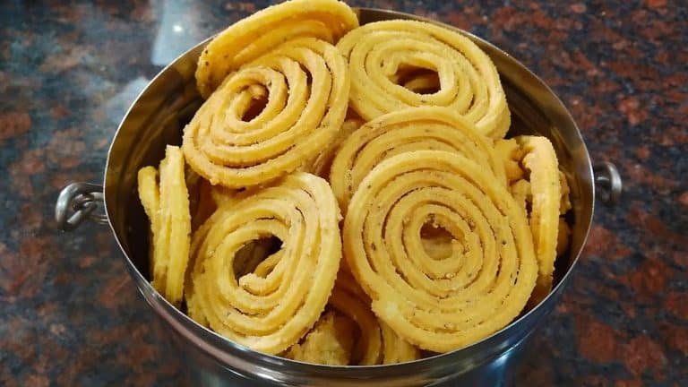 Crispy Murukulu Recipe : నోట్లో వేసుకుంటే కరిగిపోయేలా, క్రిస్పీగా చక్రాలు రావాలంటే ఈ పిండి లను వీటిలో కలపండి…!