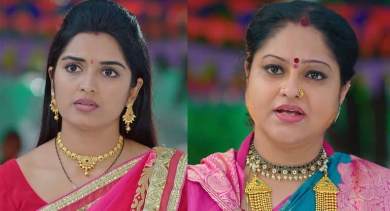 Janaki Kalaganaledu : దసరా రోజే గుడిలో జ్ఞానాంబ పరువు పోయేలా చేసిన మల్లిక.. ముక్కలయిపోయిన జ్ఞానాంబ ఫ్యామిలీ.. జానకి కూడా వేరు కాపురం పెడుతుందా?