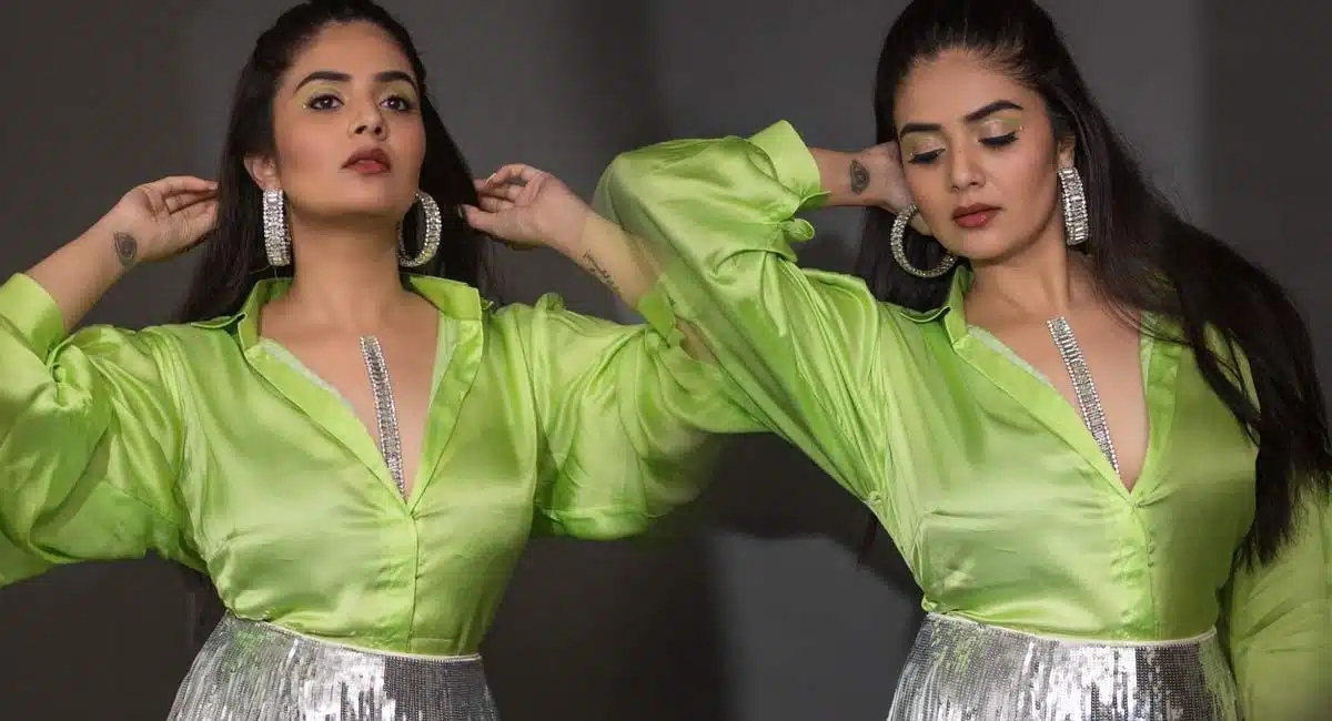 Sreemukhi latest photos viral on social media