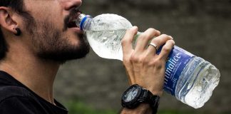 Drink in plastic water bottle can cause some diseases