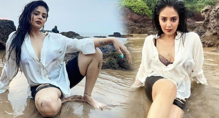 Sreemukhi : గోవా బీచ్ లో శ్రీముఖి రచ్చ.. నీళ్లలో తడిచి మరీ లోపలి అందాలను బయటపెట్టింది.. అంతా ఇప్పుడే చూపించేస్తే ఎలా బంగారం