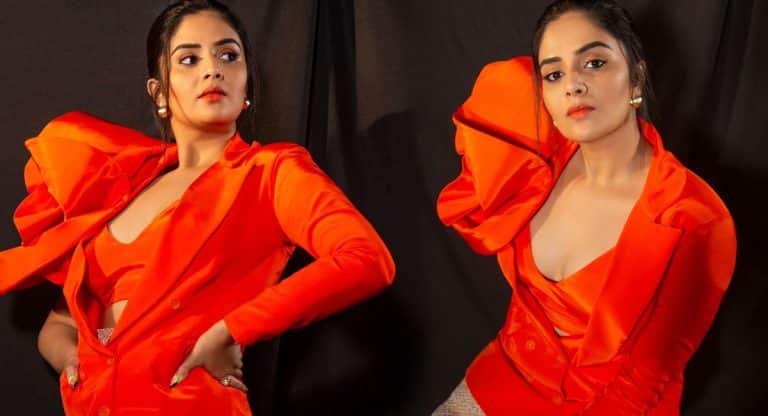 Sreemukhi : “డాన్స్ ఐకాన్” గ్రాండ్ ఫినాలేకి ఆరెంజ్ డ్రస్సులో అందాలు చూపిస్తున్న శ్రీముఖి..!!