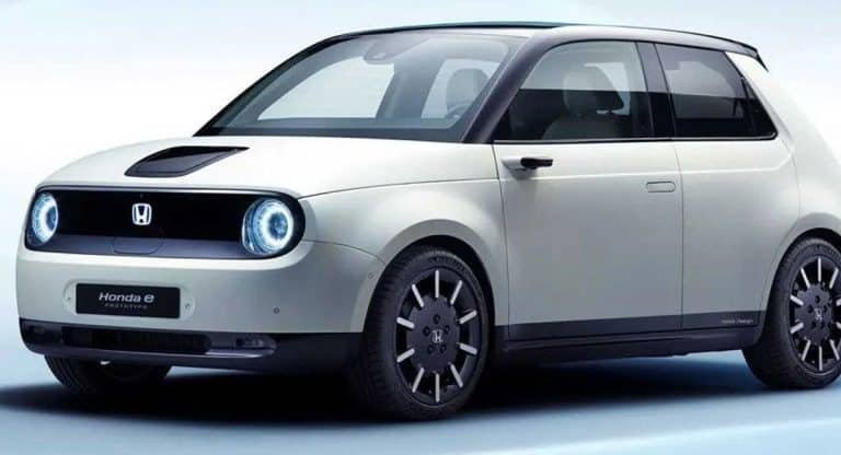 Electric Car : అదిరింది కార్ రేంజ్ .. 51 వేలకే బ్రాండెడ్ కార్..!