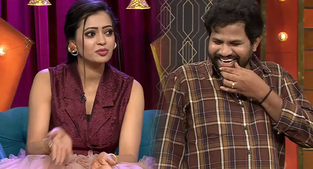 hyper aadi punches on anchor Sowmya