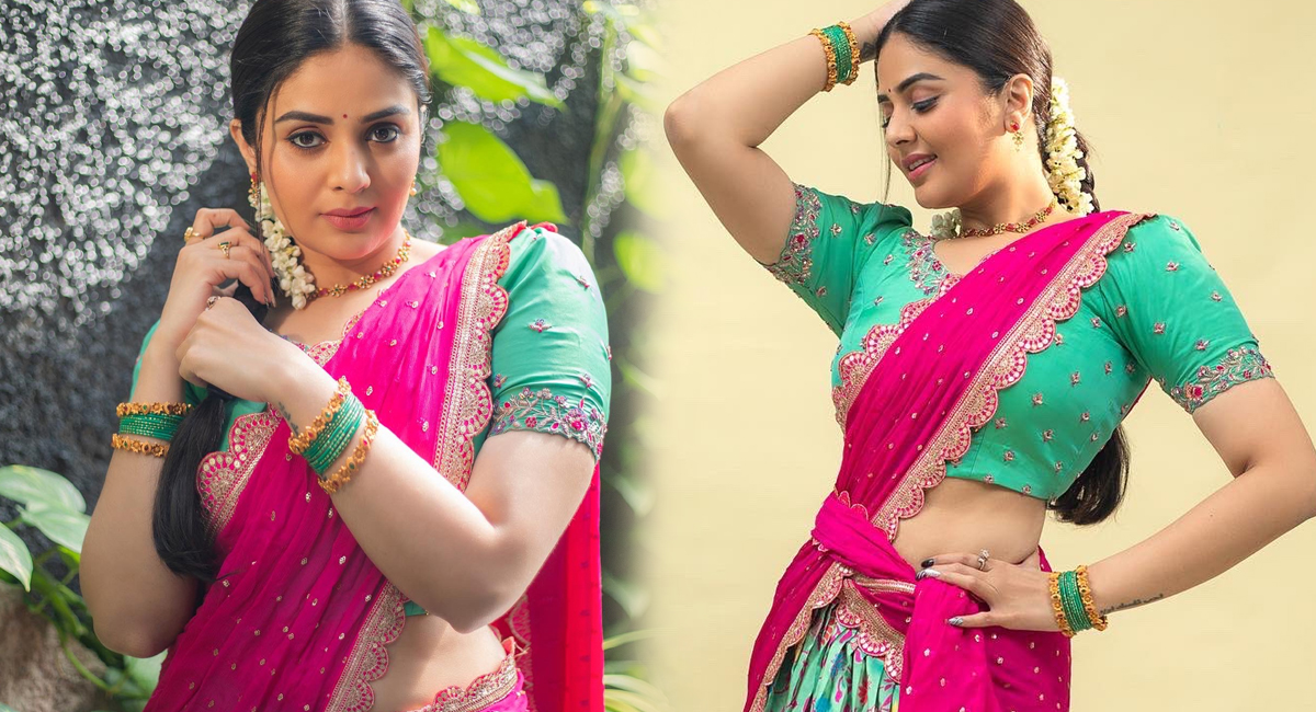 Sreemukhi : బుట్టబొమ్మలా రెడీ అయిన శ్రీముఖి.. హాఫ్ శారీలో అందాలు ఆరబోసింది