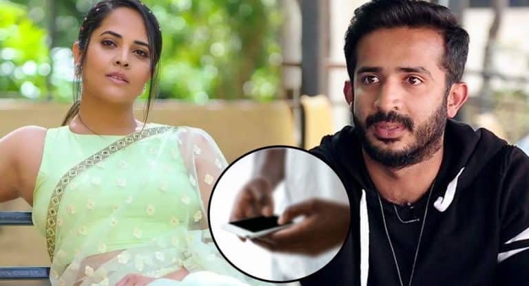 Anasuya : అనసూయ సెల్ ఫోన్ లో ‘ టాప్ సీక్రెట్ ‘ .. స్టేజీ మీదే బయటపెట్టిన యాంకర్ రవి !