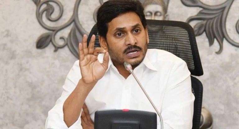 YS Jagan : ఎన్నికల ముంగిట జగన్ మోహన్ రెడ్డి తీవ్ర నిర్ణయం..!