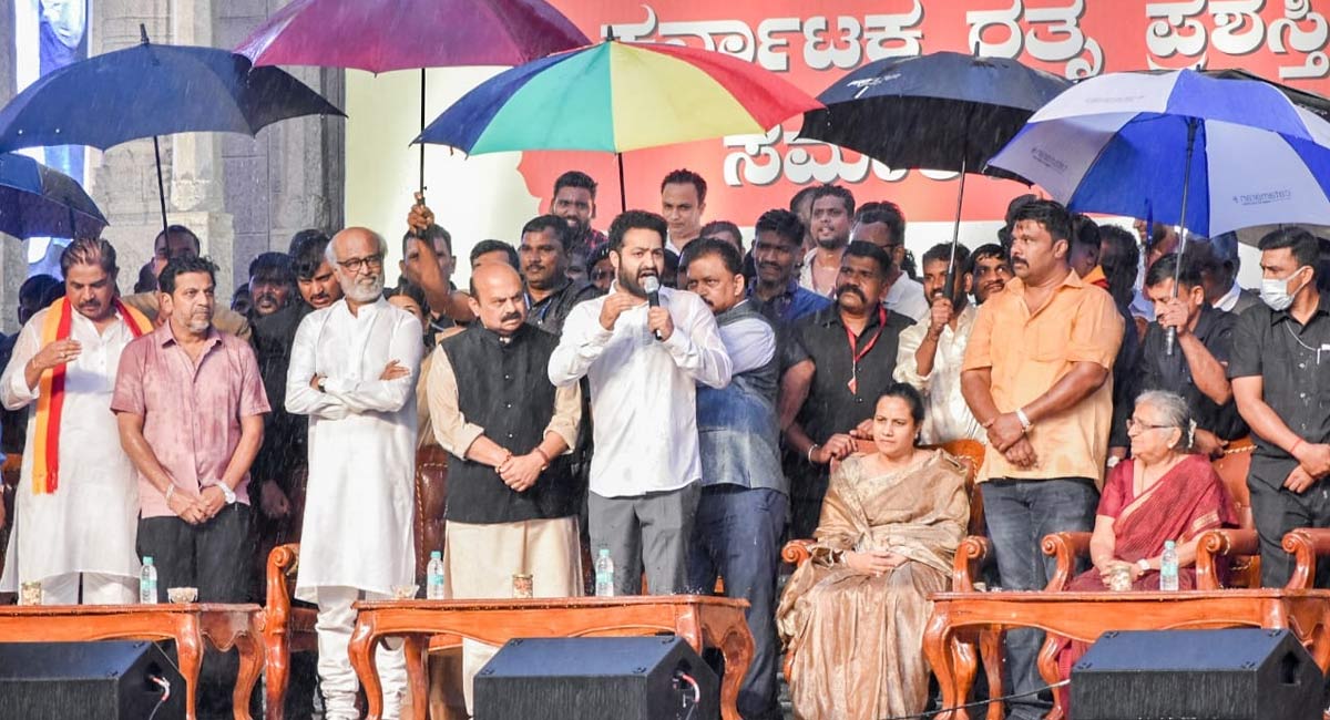 Junior NTR : కర్ణాటక మొత్తం వైరల్ అవుతున్న జూనియర్ ఎన్టీఆర్ వీడియో – కంట్లో నీళ్లు తిరగకపోతే అడగండి !