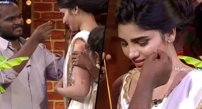 Varsha Emmanuel : టిఆర్పి కోసం ఇంత నీచానికి దిగజారుతారా… వర్ష – ఇమ్మానుయేల్ ను బాగా వాడేస్తున్నారుగా….!