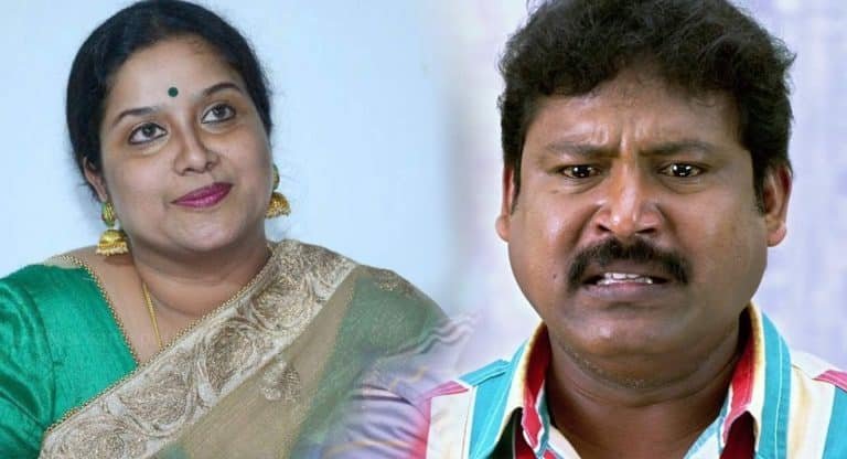 Prabhas Srinu : ఇదెక్క‌డి ట్విస్ట్‌.. న‌టి తుల‌సితో ప్ర‌భాస్ శీను రిలేష‌న్‌లో ఉన్నాడా..!