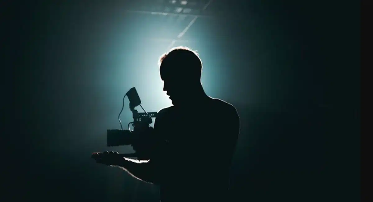 director risks to the producer